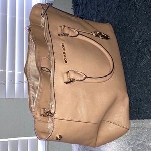 Michael Kors Bags Nwt Michael Kors Large Sutton Satchel In Luggage